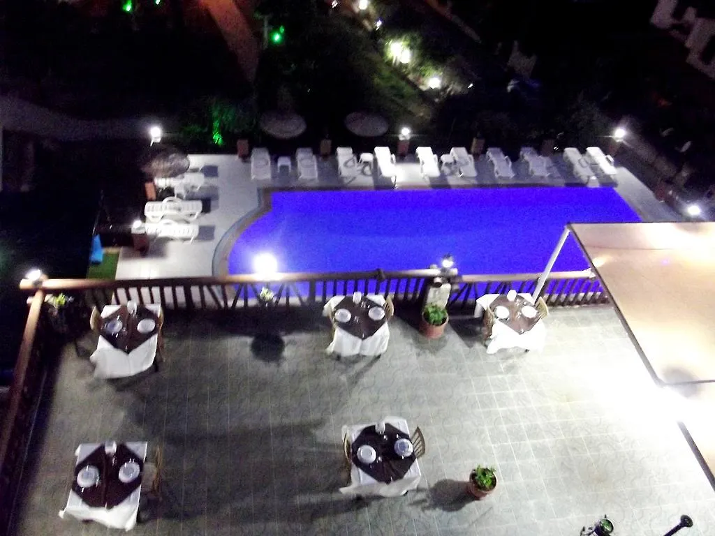 Knidos Hotel ダッチャ