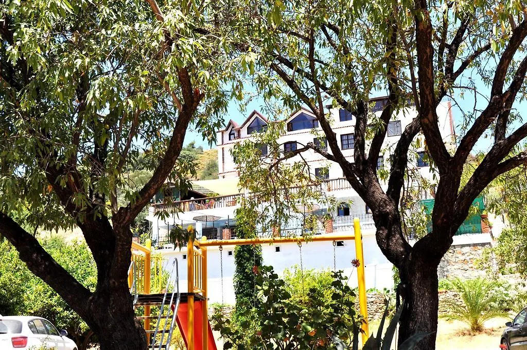 Knidos Hotel ダッチャ