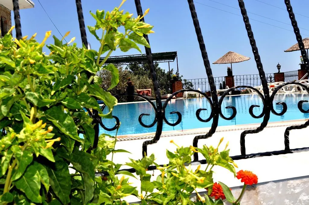 Knidos Hotel ダッチャ